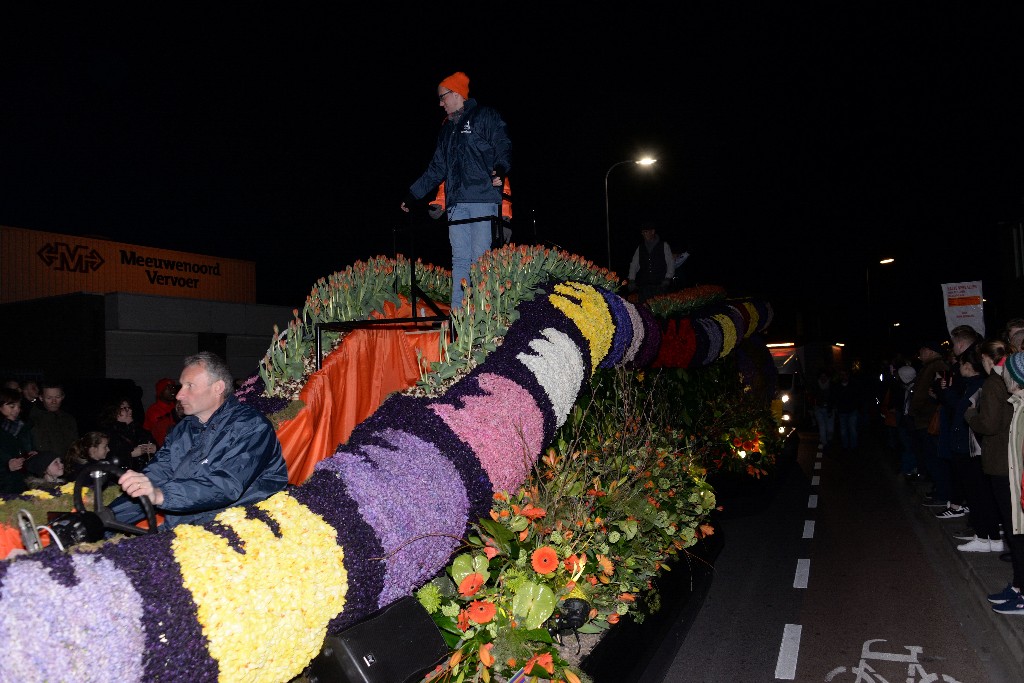 ../Images/Verlicht corso Noordwijkerhout 2019 002.jpg